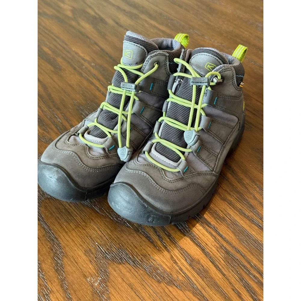 KEEN Terradora Hiking Boots Kids Size 3 Grey Excellent Waterproof Mid Cut